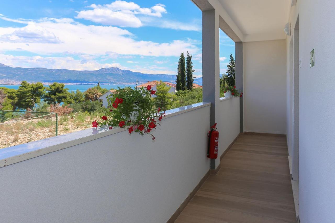 Apartments And Rooms Villa Niko Trogir Exterior photo